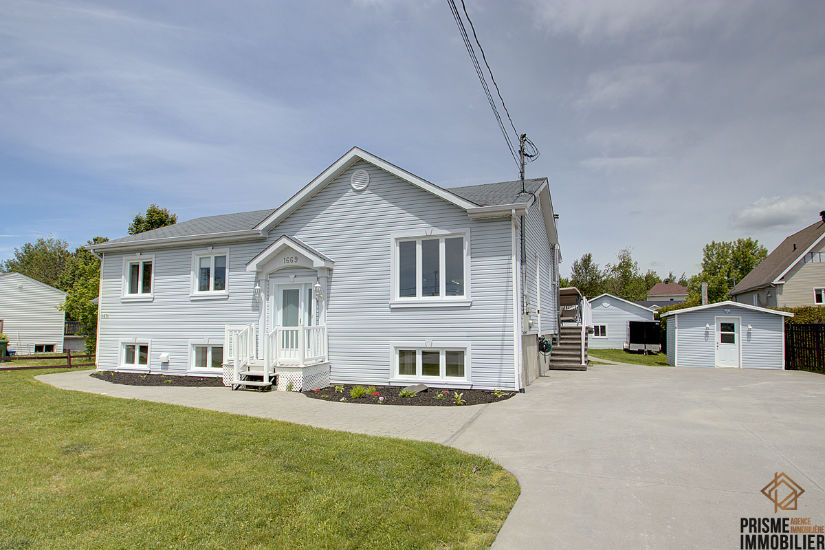 Découvrez cette superbe propriété disponible via notre agence immobilière à Sherbrooke au prix de $550,000 Sherbrooke .